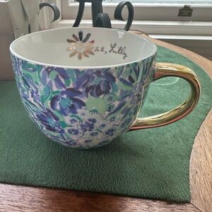 Gorgeous Lilly Pulitzer mugs 12 oz. Great Gift!